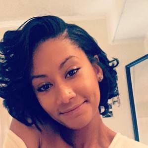 Meet your Posher, Monique